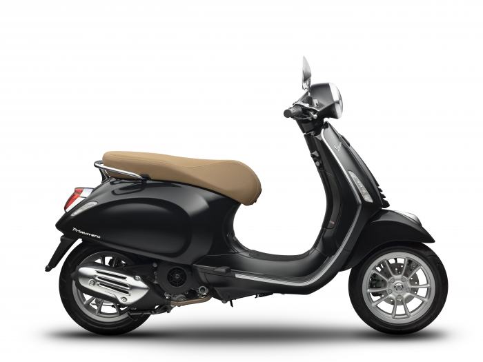 Vespa Primavera 150 iGet ABS - Nero Vulcano (Gloss Black)