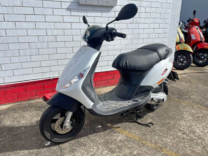 Used Piaggio Zip 50cc 2 Stroke Scooter